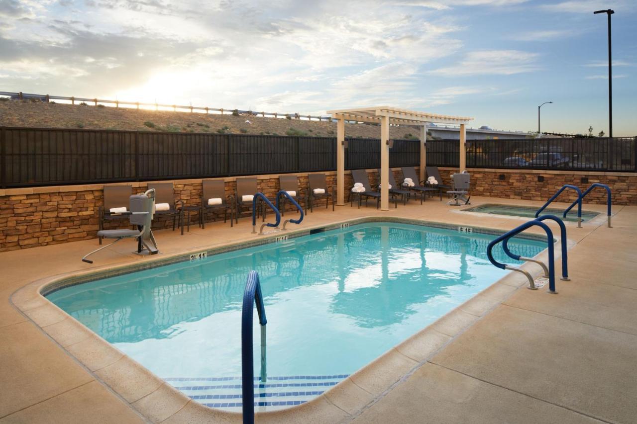 Fairfield By Marriott Inn & Suites Palmdale West ภายนอก รูปภาพ